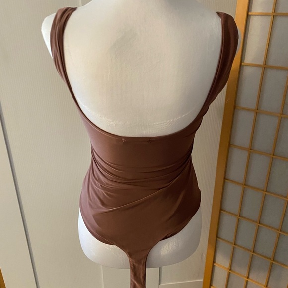 Pretty Little Thing PLT Brown Purple Square Neck Bodycon Bodysuit Size 4 - Picture 2 of 4
